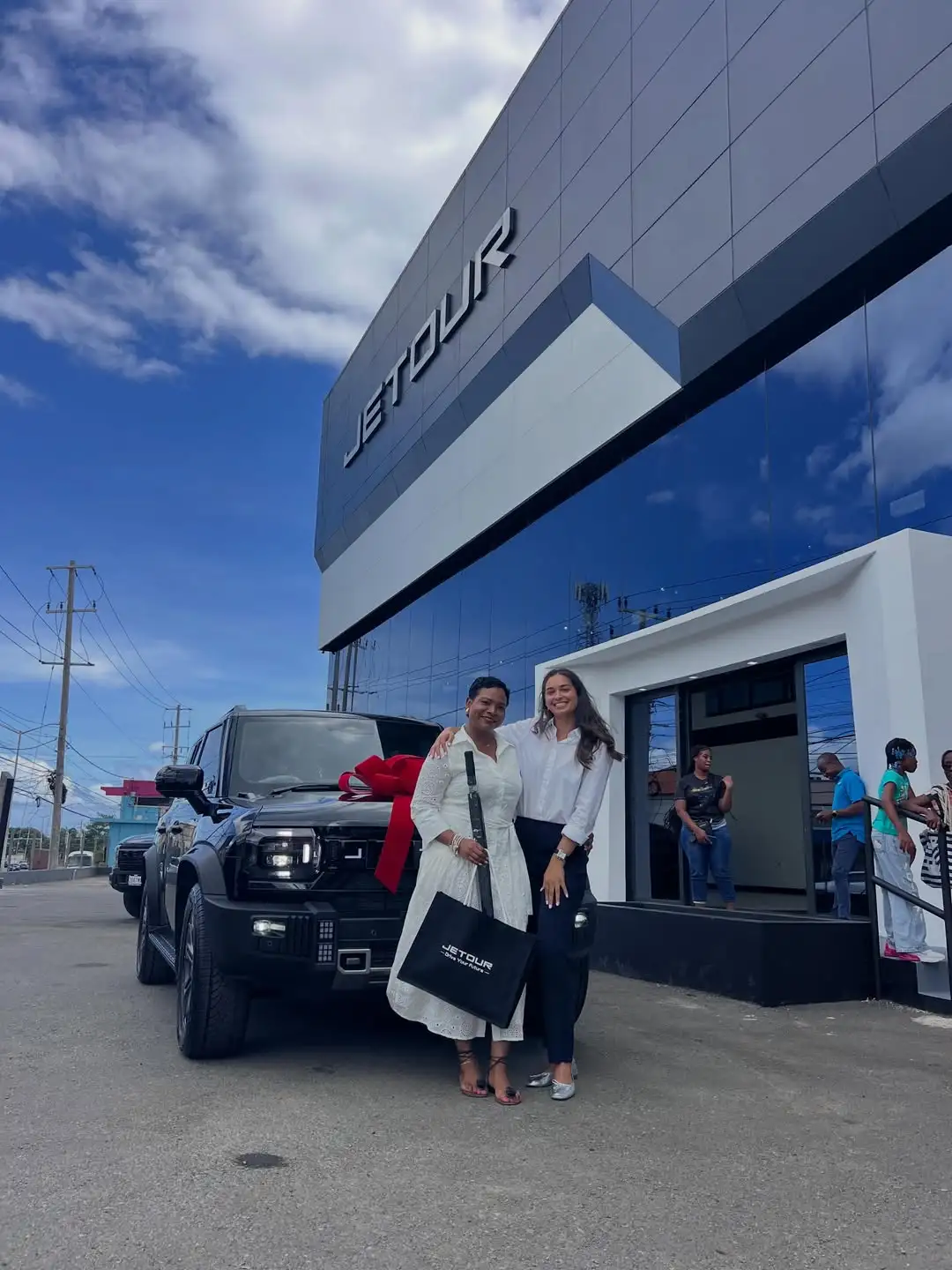 Happy JETOUR customer