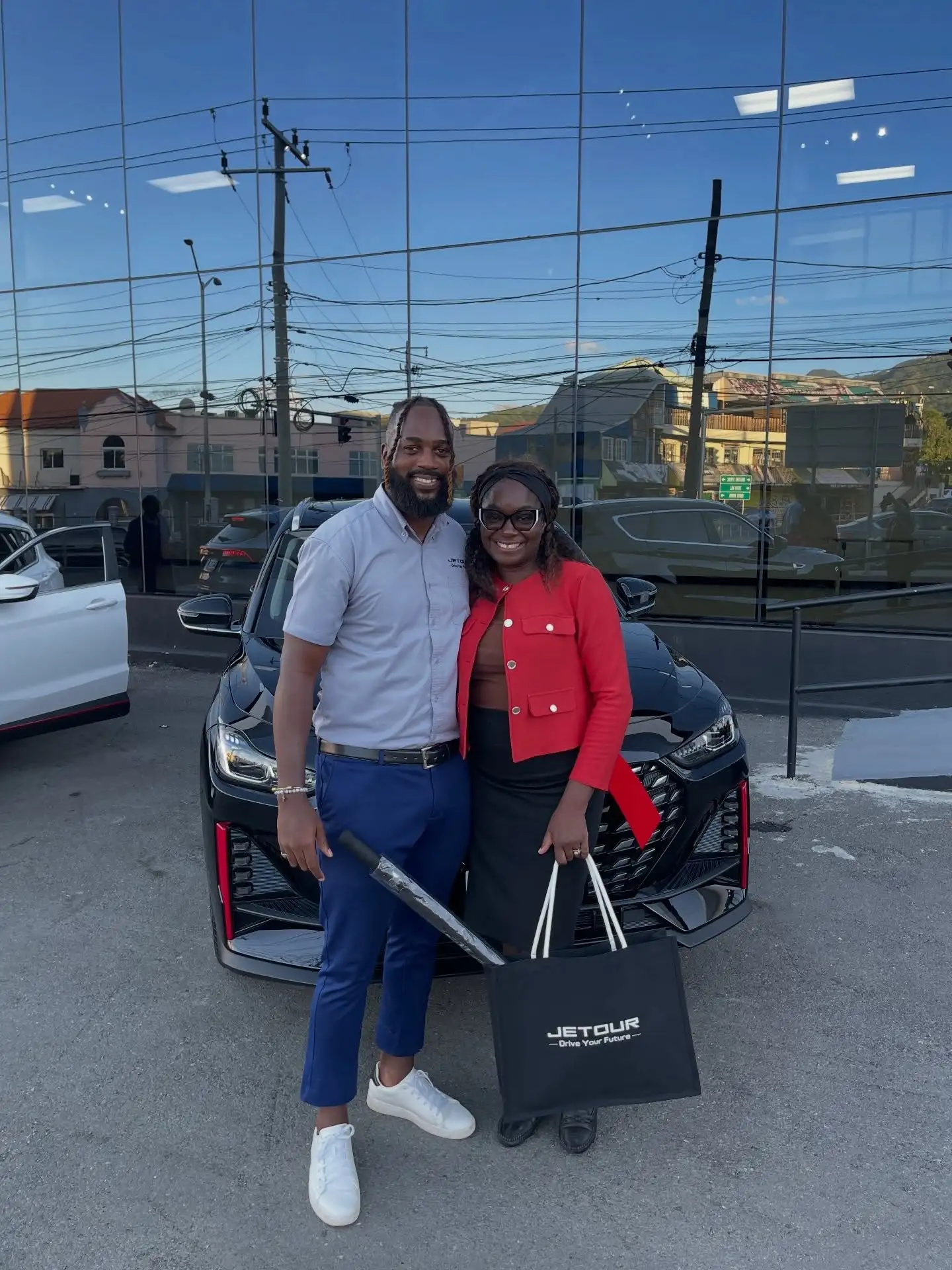 Happy JETOUR customer