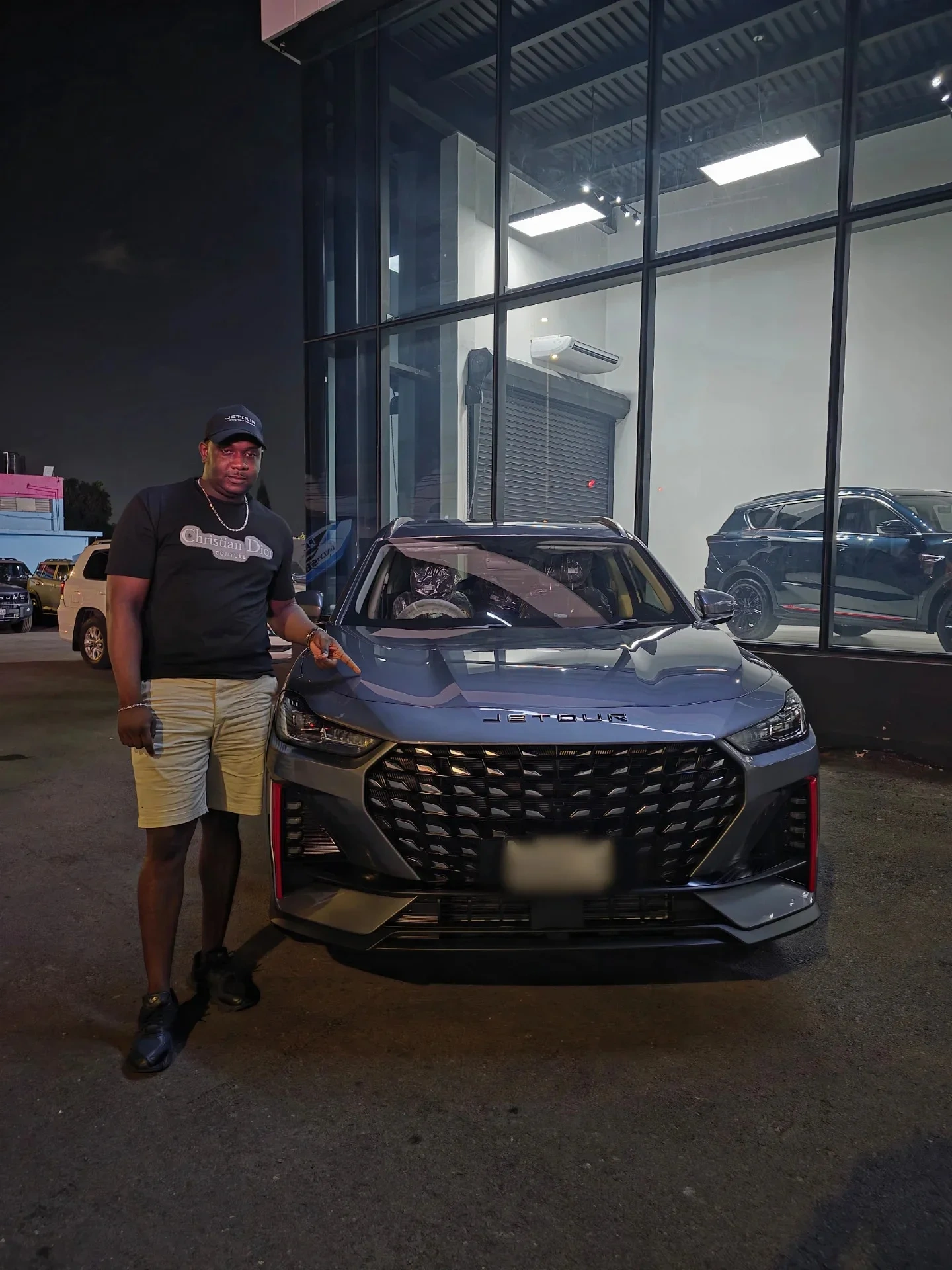 Happy JETOUR customer