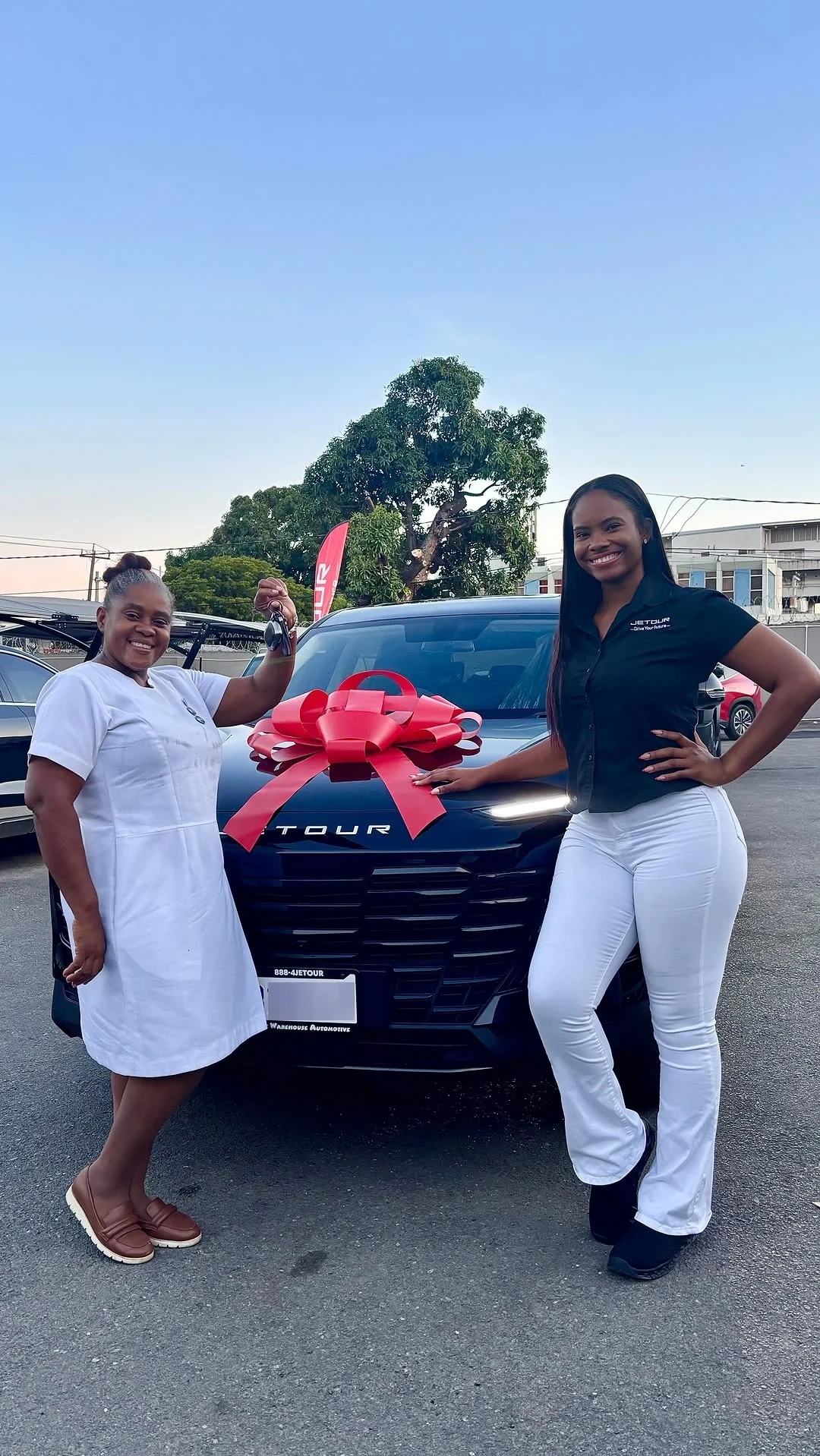 Happy JETOUR customer