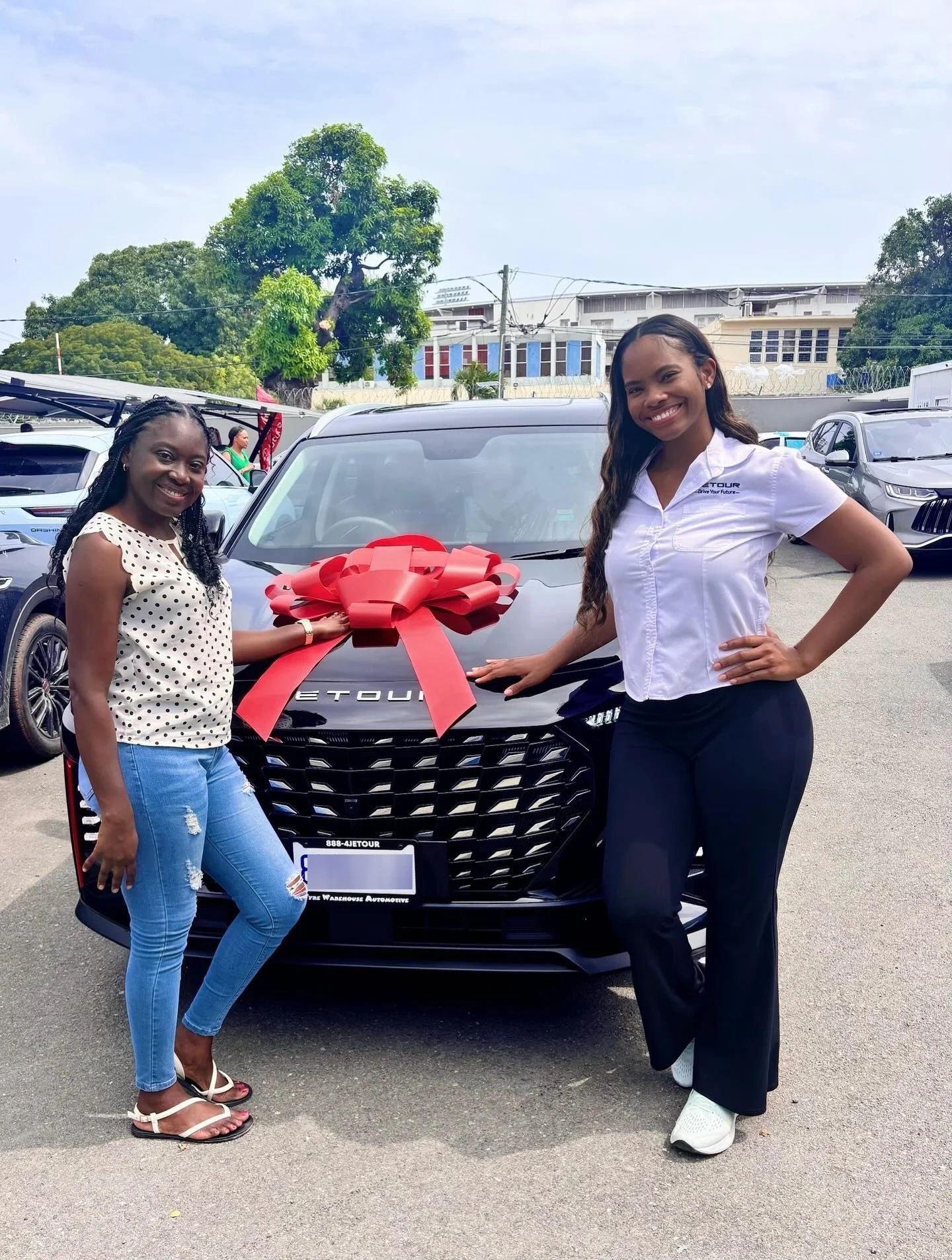 Happy JETOUR customer