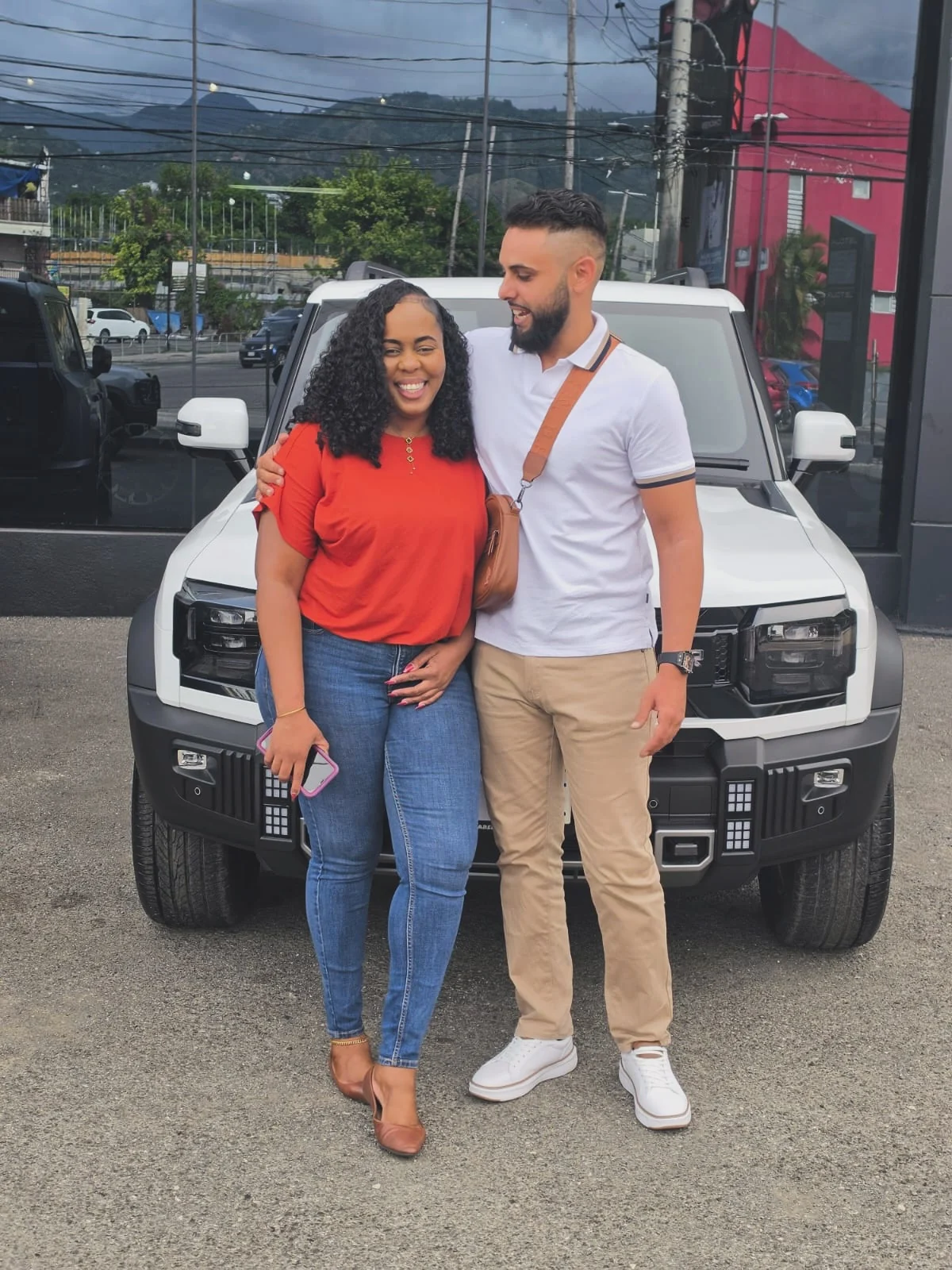 Happy JETOUR customer