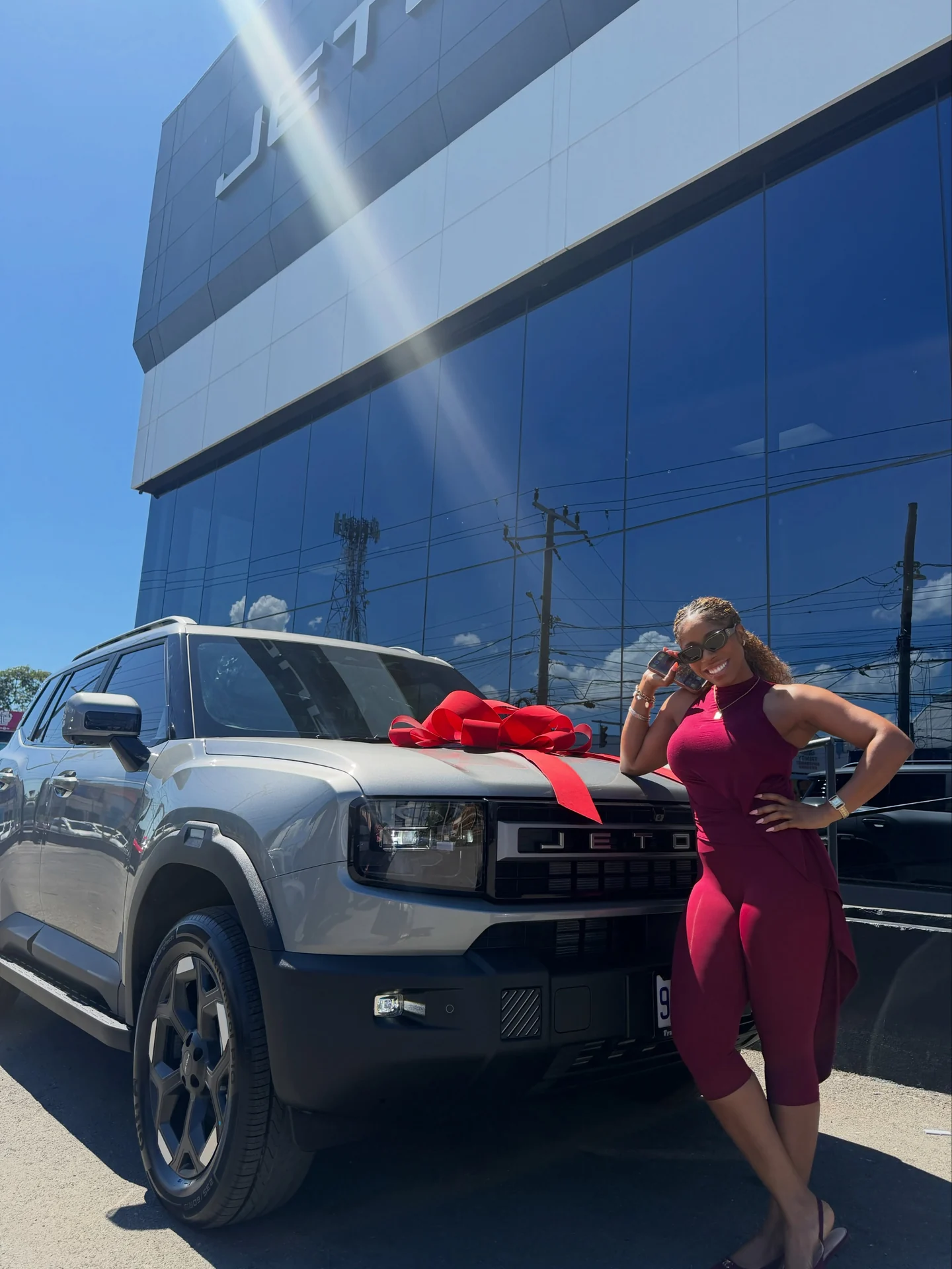 Happy JETOUR customer